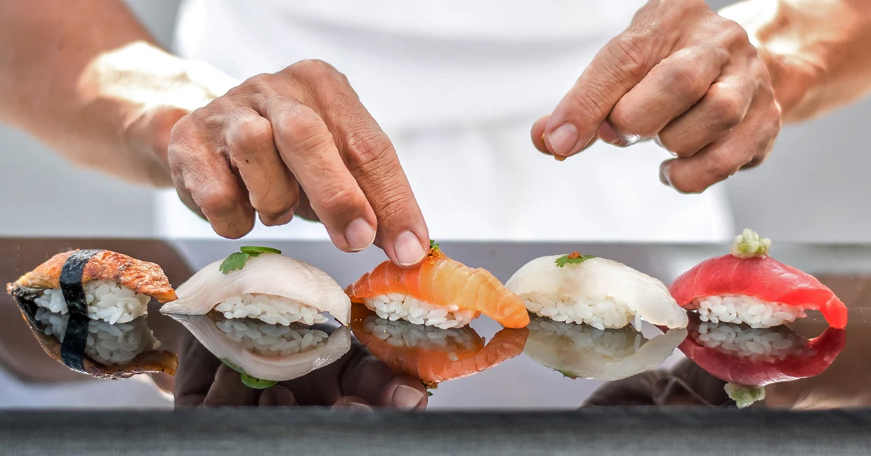 Five kinds of Sushi making by hands