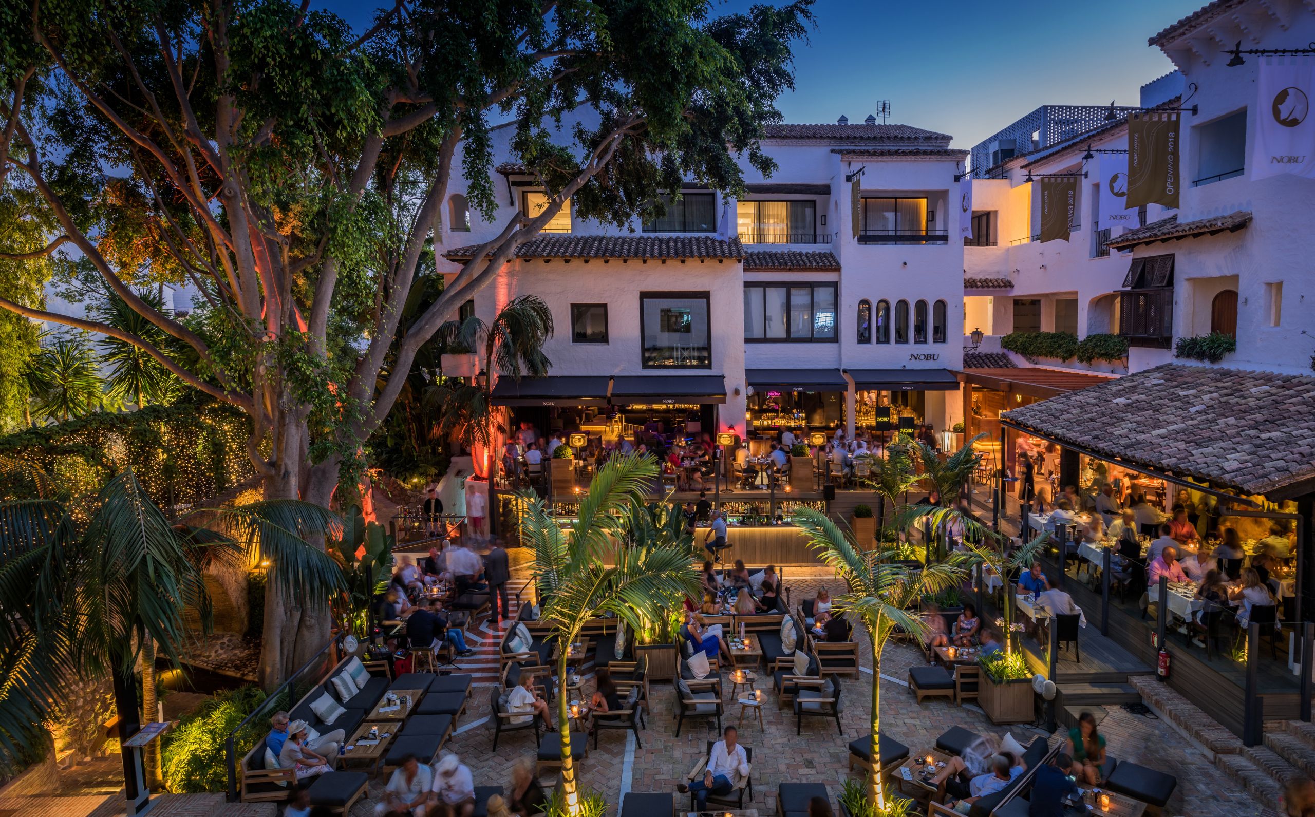 La Plaza by night